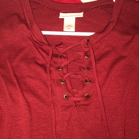 belle du jour maroon t-shirt with criss cross top - Picture 3 of 3
